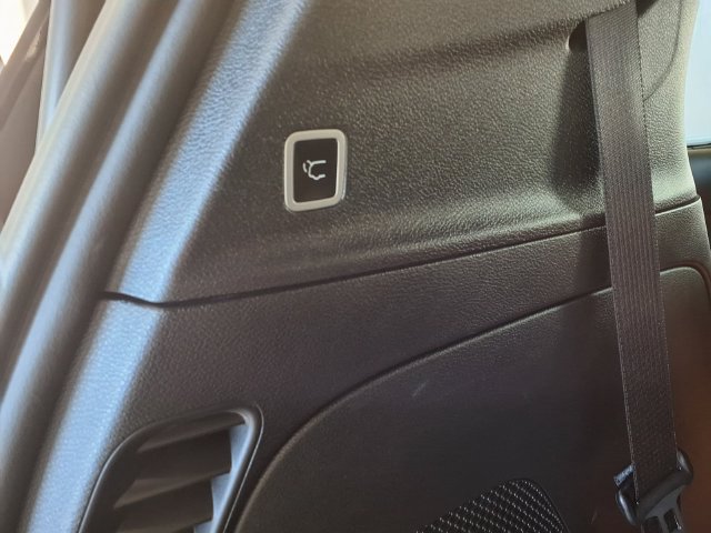 Used 2025 Chrysler Pacifica Pinnacle AWD/4WD image 24