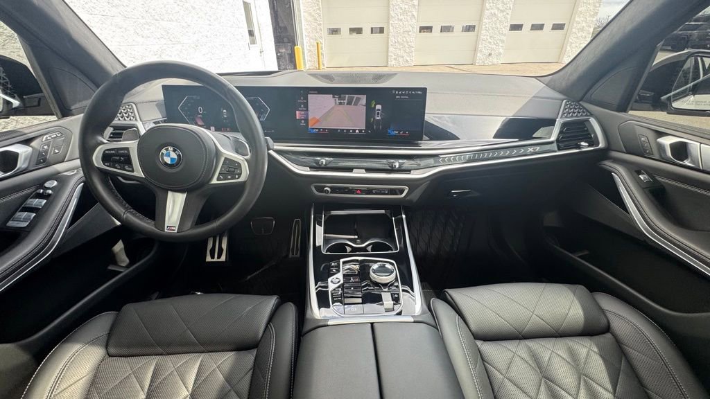 Used 2024 BMW X7 xDrive40i w/ M Sport Package image 17