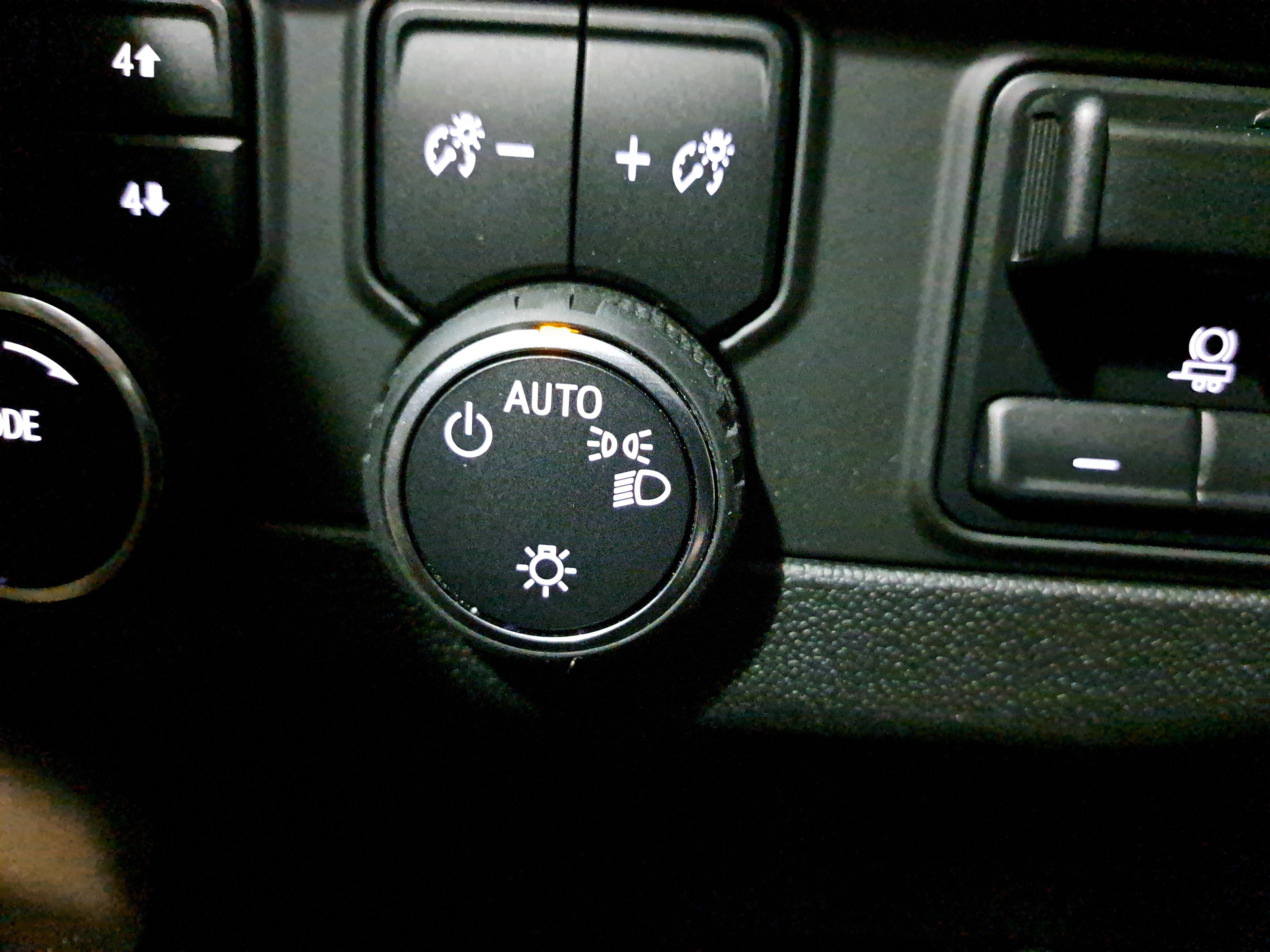 Used 2024 Chevrolet Suburban Premier AWD/4WD image 28