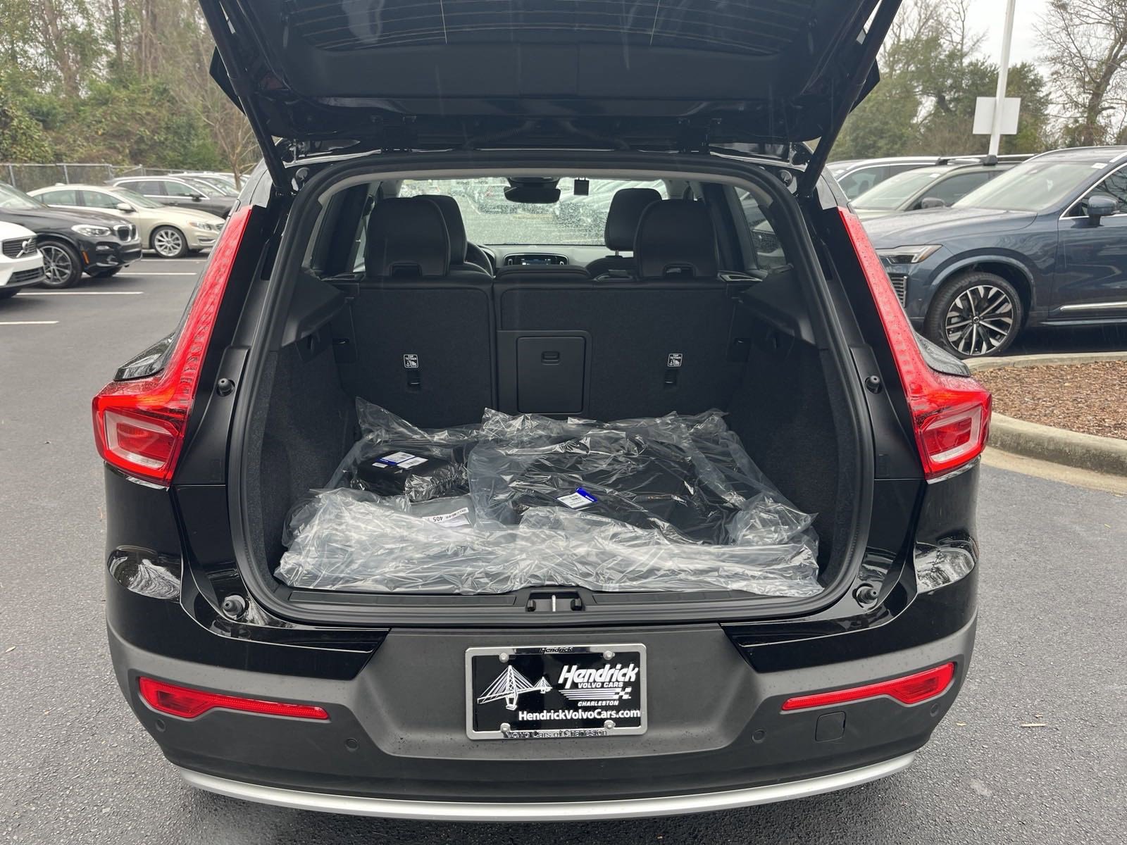 Certified 2025 Volvo XC40 B5 Core w/ Protection Package Premier image 34