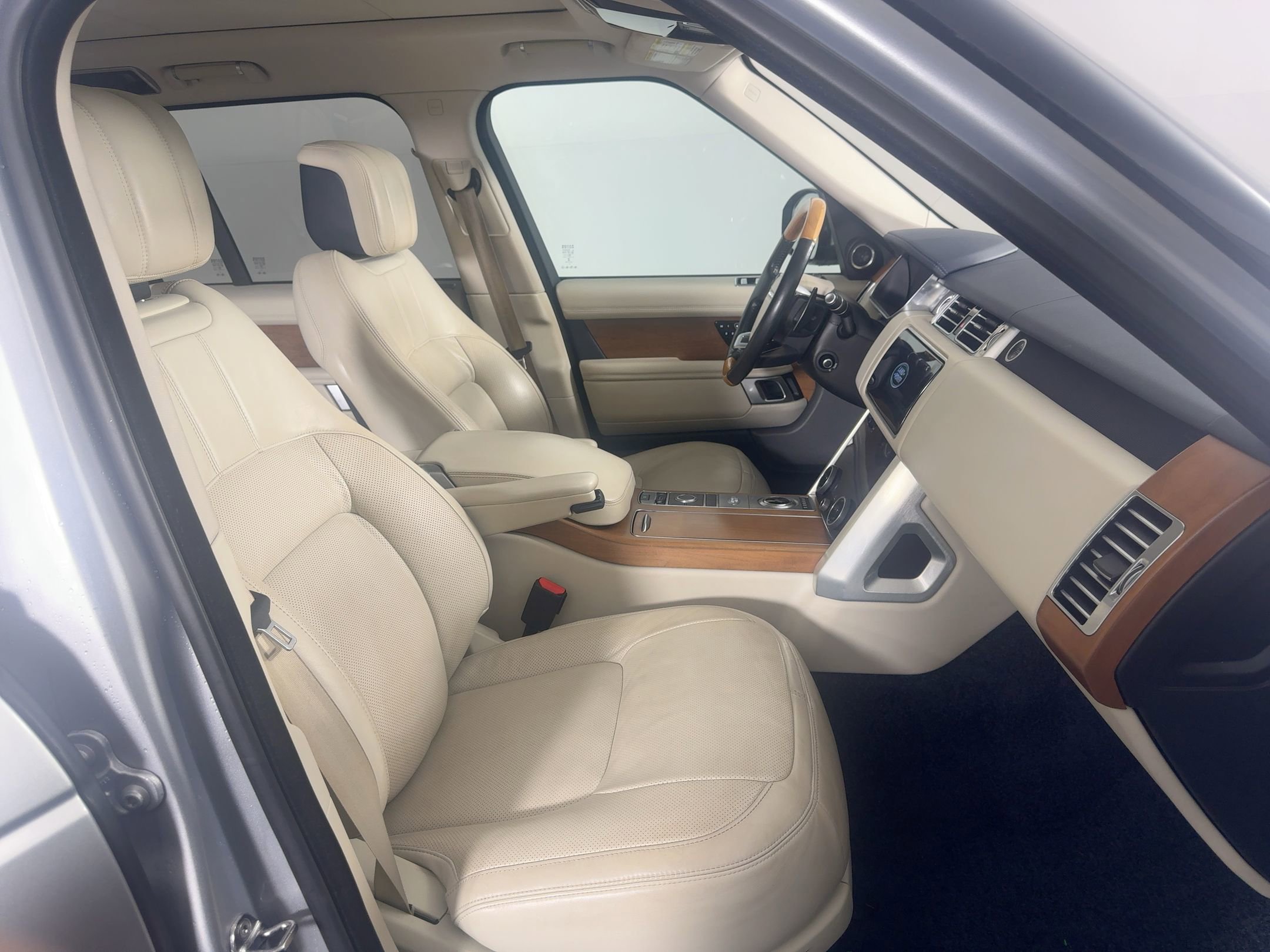 Used 2019 Land Rover Range Rover HSE image 25