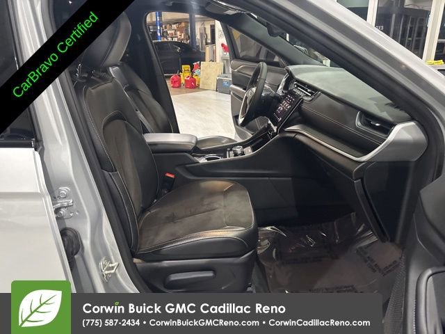 Used 2024 Jeep Grand Cherokee Altitude AWD/4WD image 39