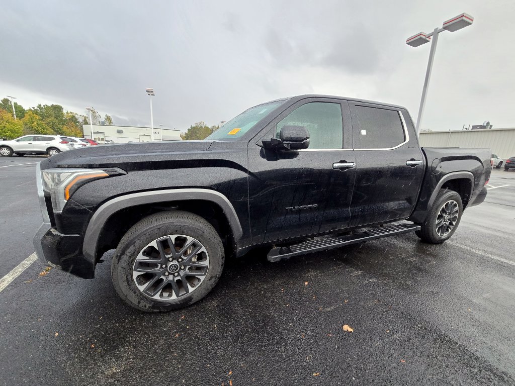 Used 2024 Toyota Tundra Limited AWD/4WD image 5