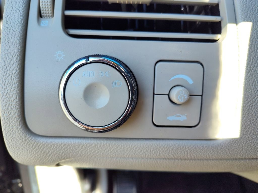Used 2008 Buick Lucerne CXL w/ Luxury Package FWD image 14