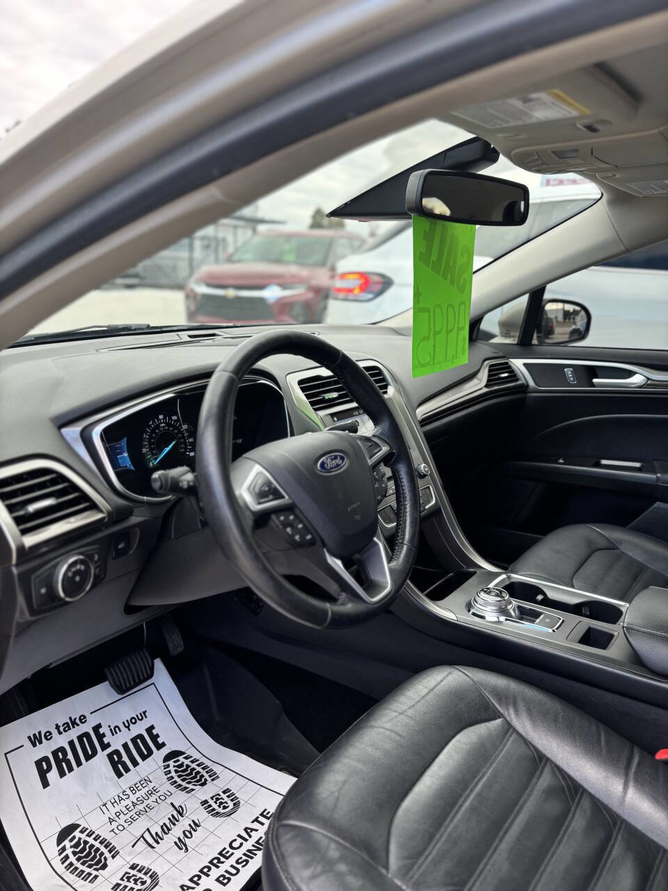 Used 2017 Ford Fusion SE w/ Fusion SE Technology Package image 14