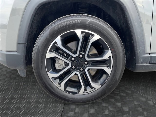 Used 2024 Jeep Compass Limited image 14