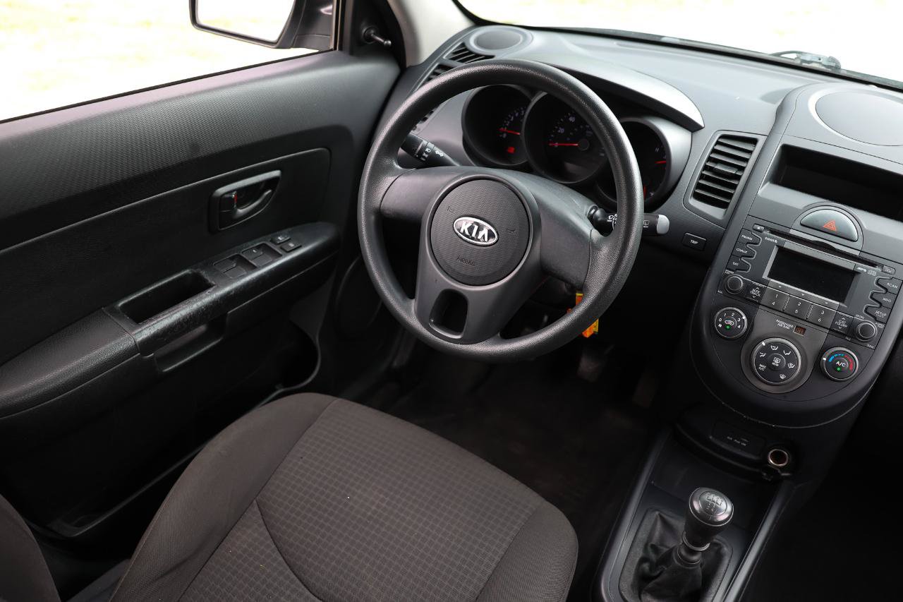Used 2010 Kia Soul FWD image 20