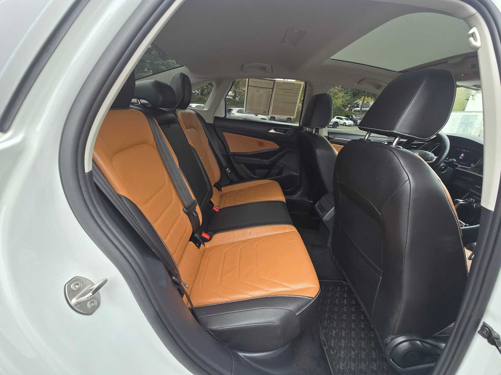 Used 2024 Volkswagen Jetta SEL FWD image 12