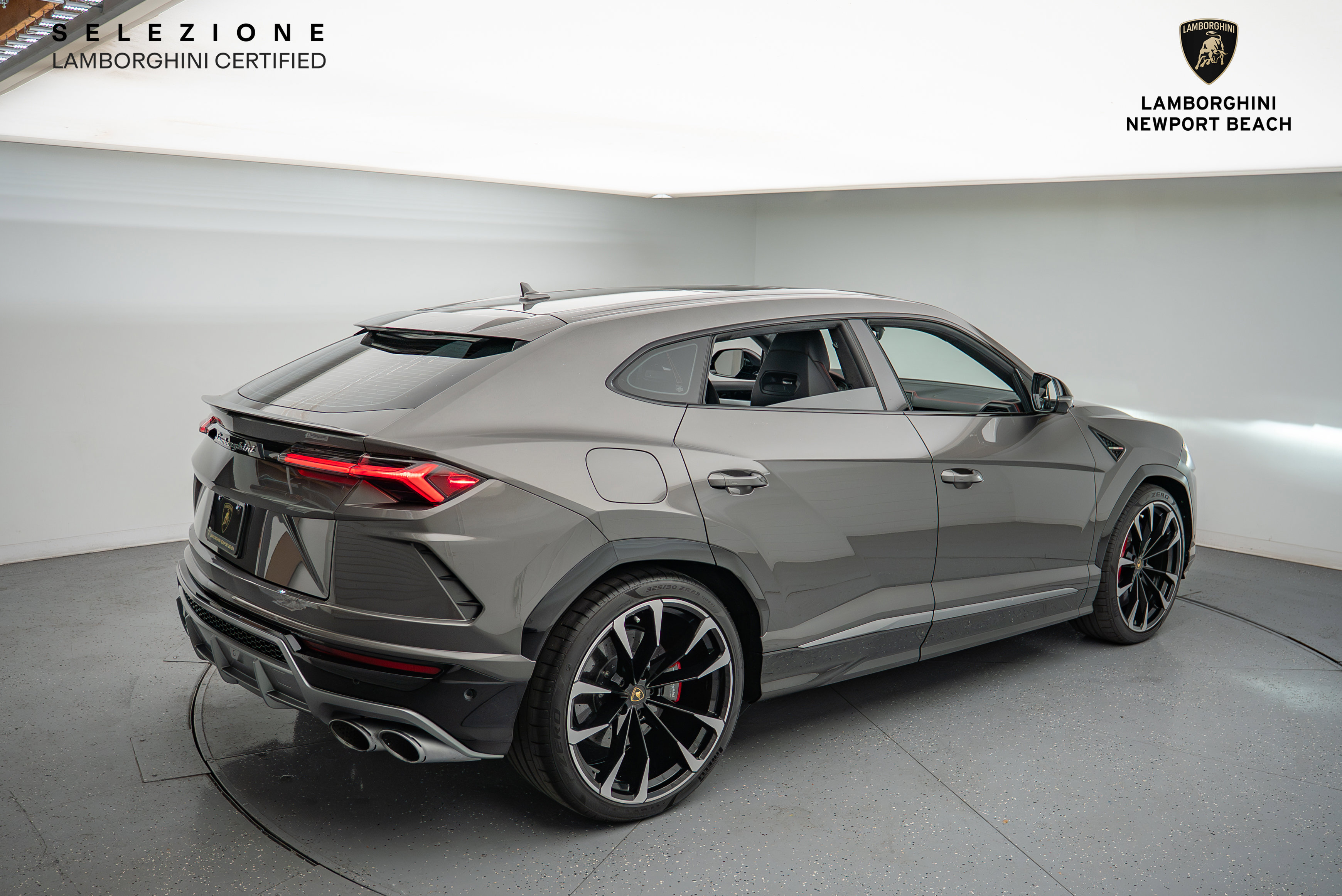 Used 2021 Lamborghini Urus image 18
