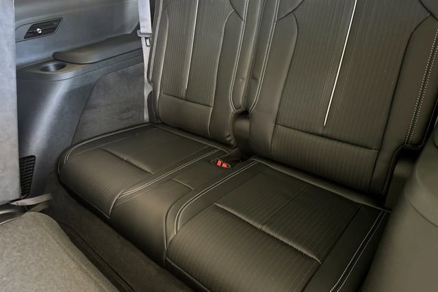 New 2026 Cadillac Vistiq Luxury image 15