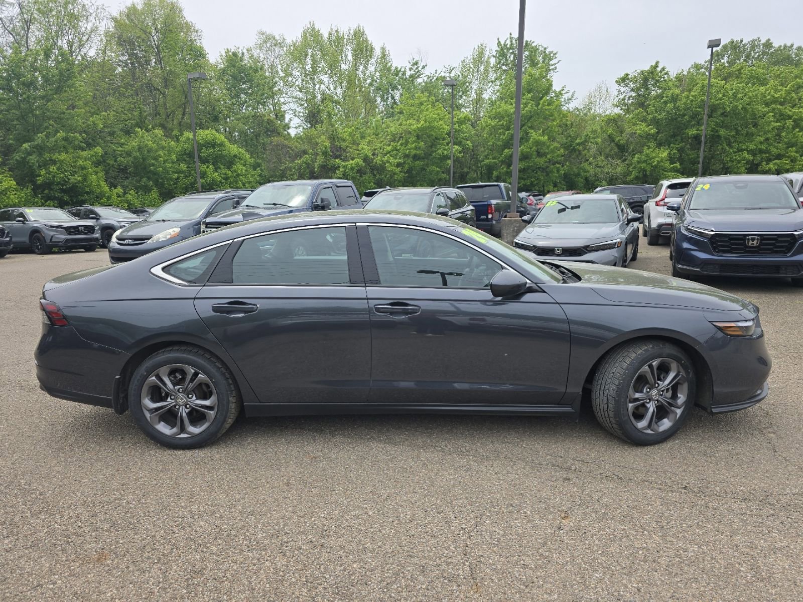 Used 2024 Honda Accord EX image 11