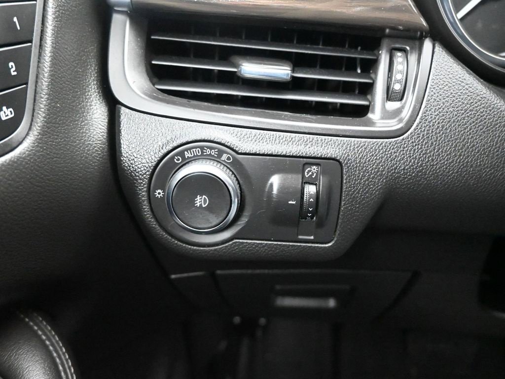 Used 2020 Buick Envision Essence image 20