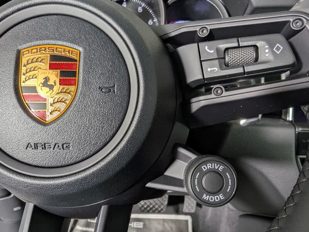 Used 2026 Porsche Macan Turbo AWD/4WD image 36