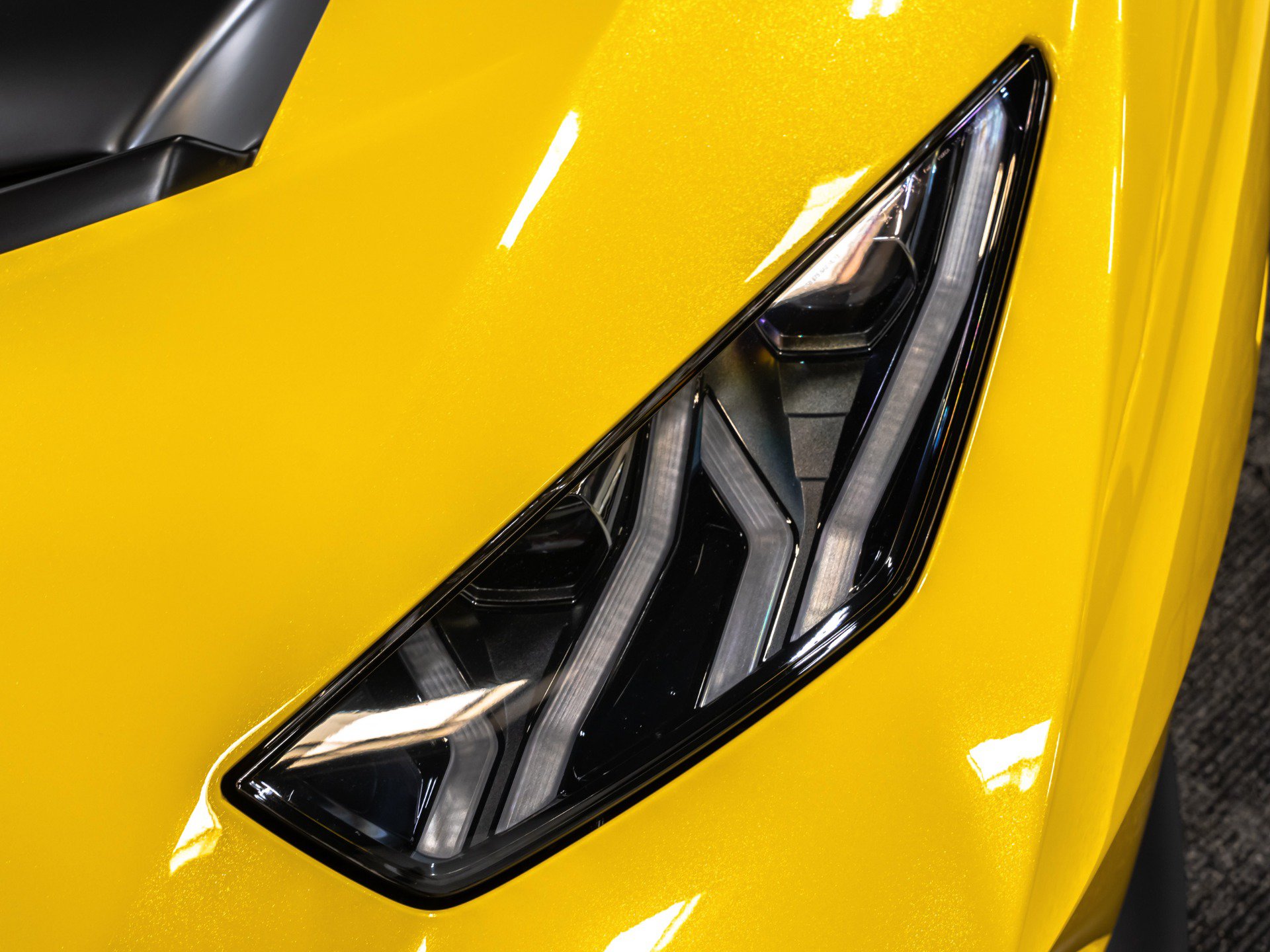 Used 2022 Lamborghini Huracan STO RWD image 19