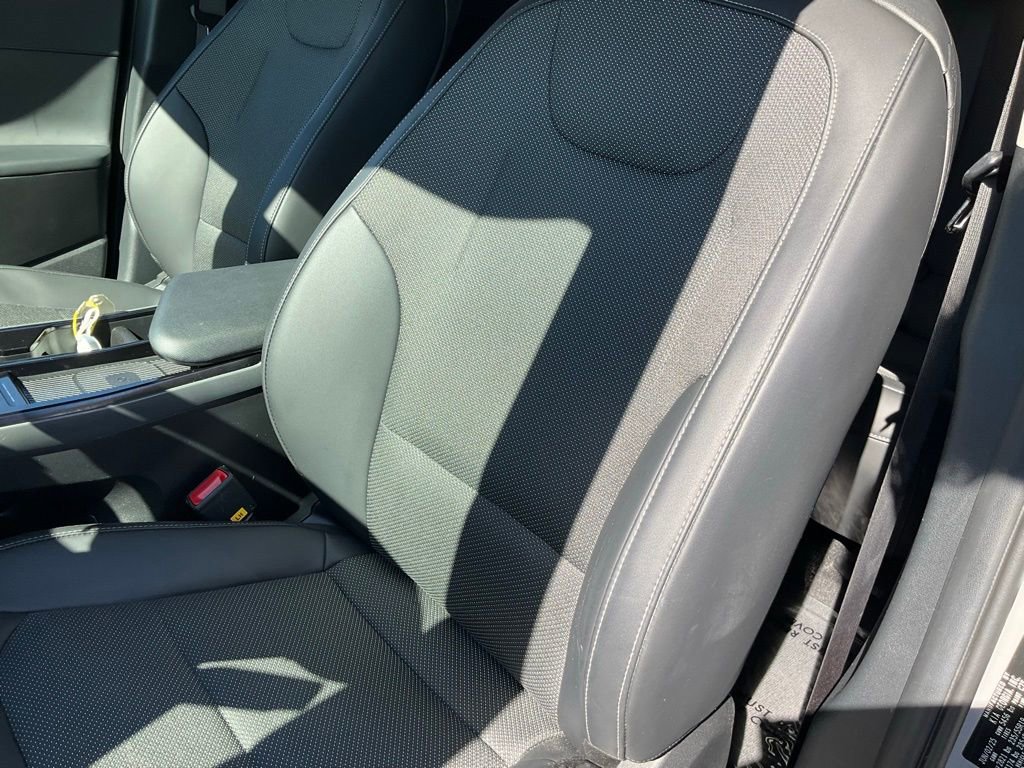 Used 2025 Kia EV6 Light image 17