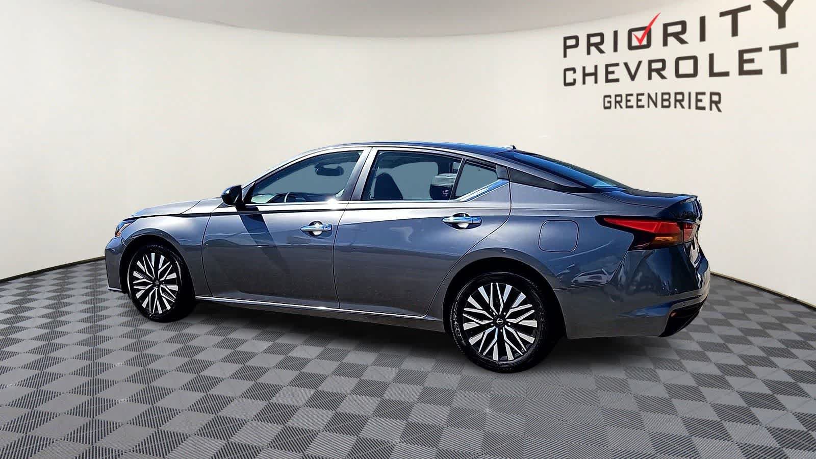Used 2024 Nissan Altima 2.5 SV FWD image 6