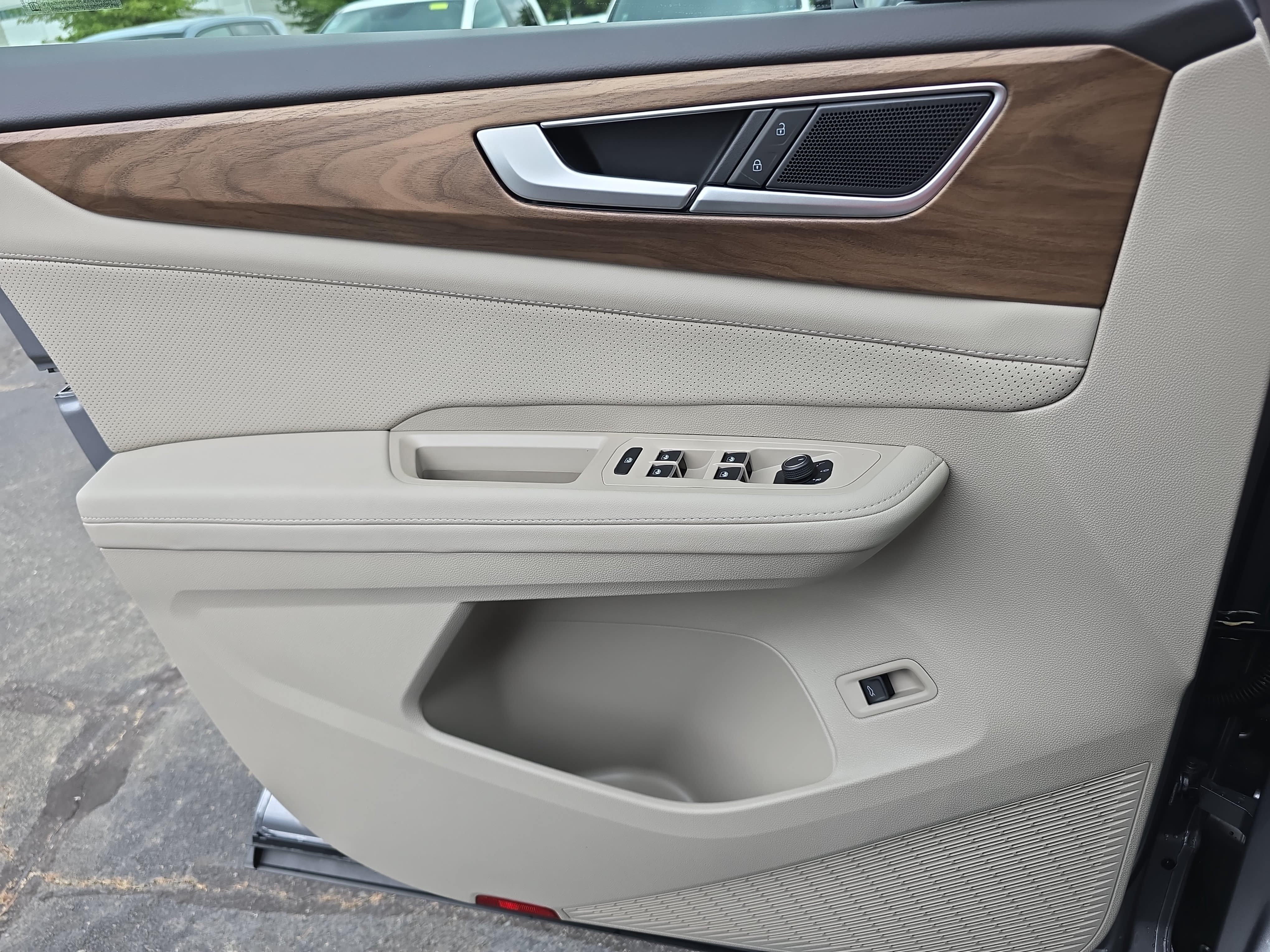 New 2026 Volkswagen Atlas SE FWD image 28