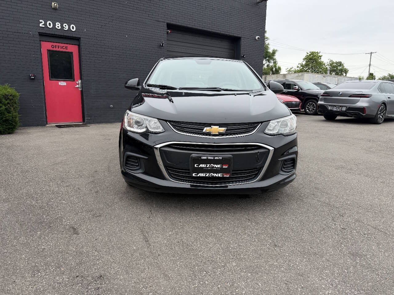 Used 2017 Chevrolet Sonic LT FWD image 2