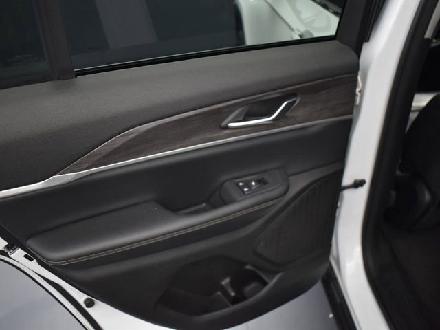 Used 2023 Jeep Grand Cherokee Limited w/ Black Appearance Package image 32