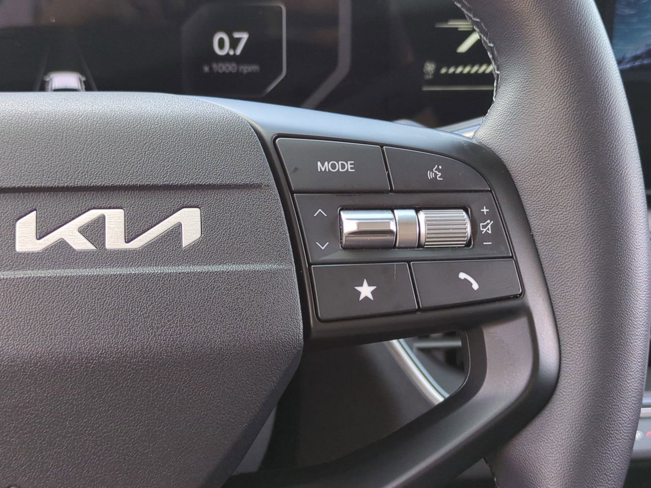 Certified 2025 Kia K4 EX image 23