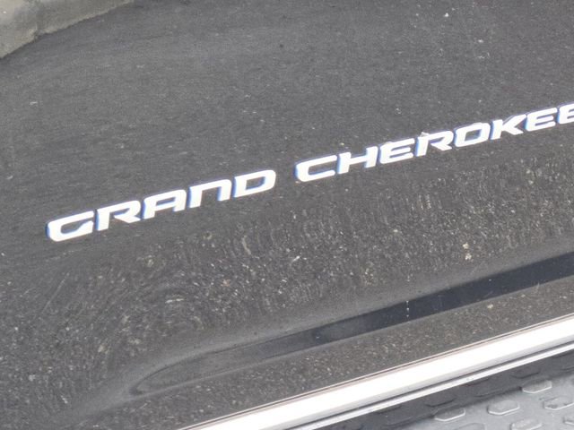 Used 2022 Jeep Grand Cherokee Summit AWD/4WD image 10