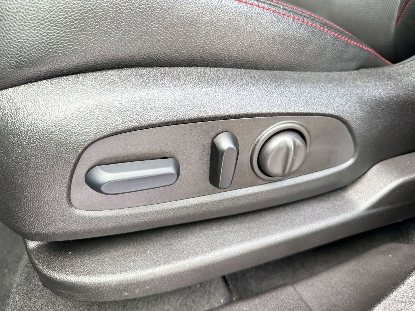 Certified 2024 Chevrolet Equinox RS w/ RS Leather Package FWD image 13