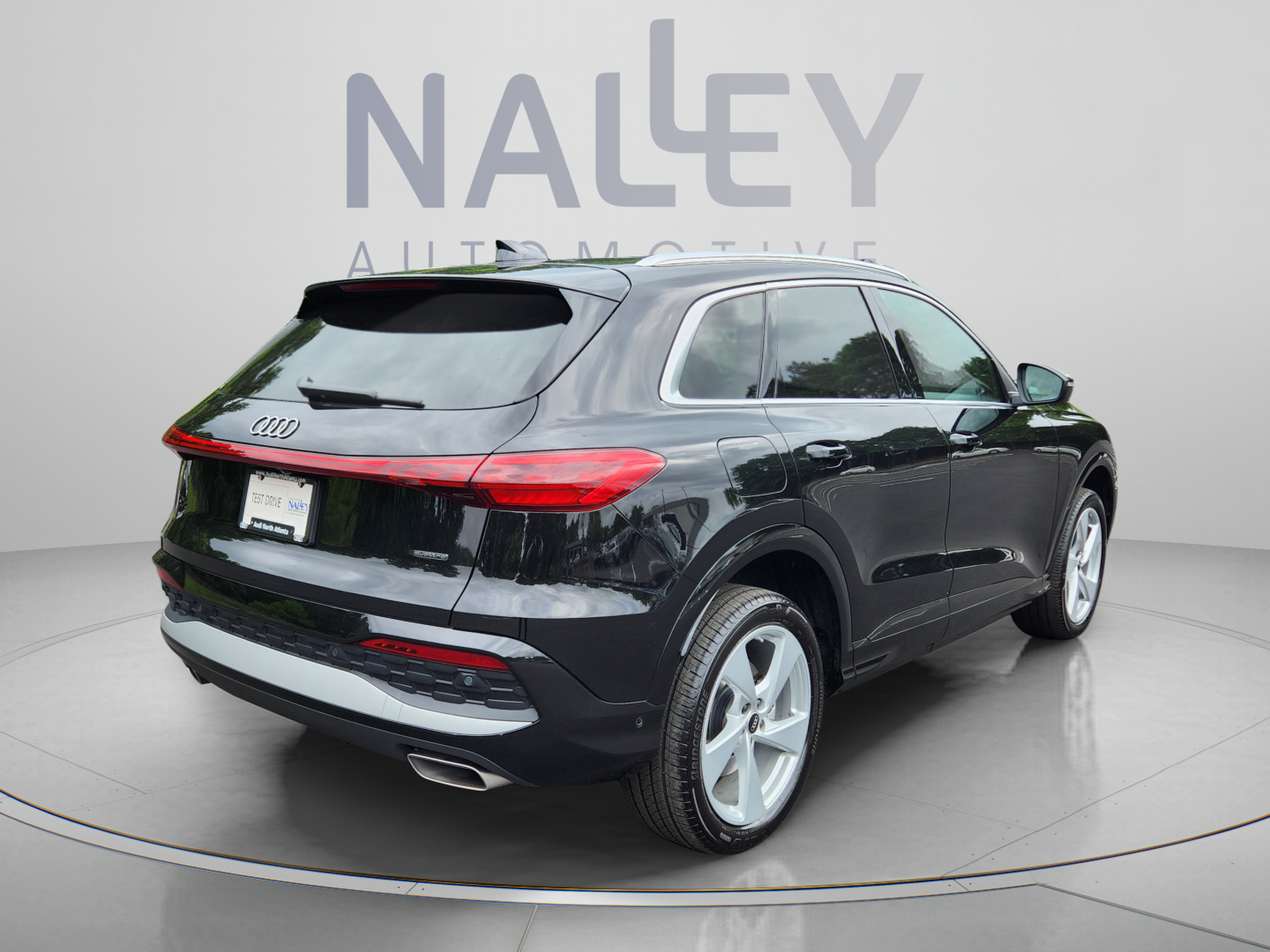 Used 2025 Audi Q5 Premium Plus w/ Premium Plus AWD/4WD image 5