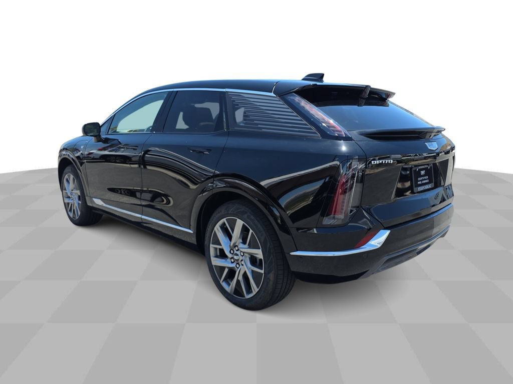 Used 2026 Cadillac Optiq Luxury 2 RWD image 6