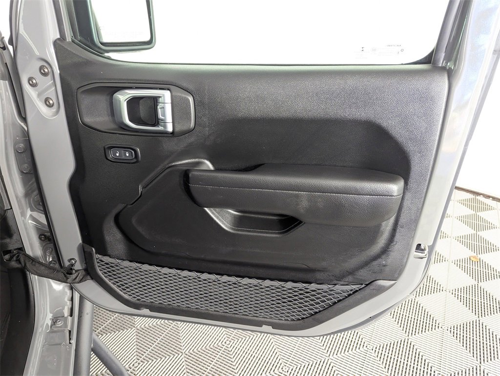 Used 2022 Jeep Gladiator Sport image 33