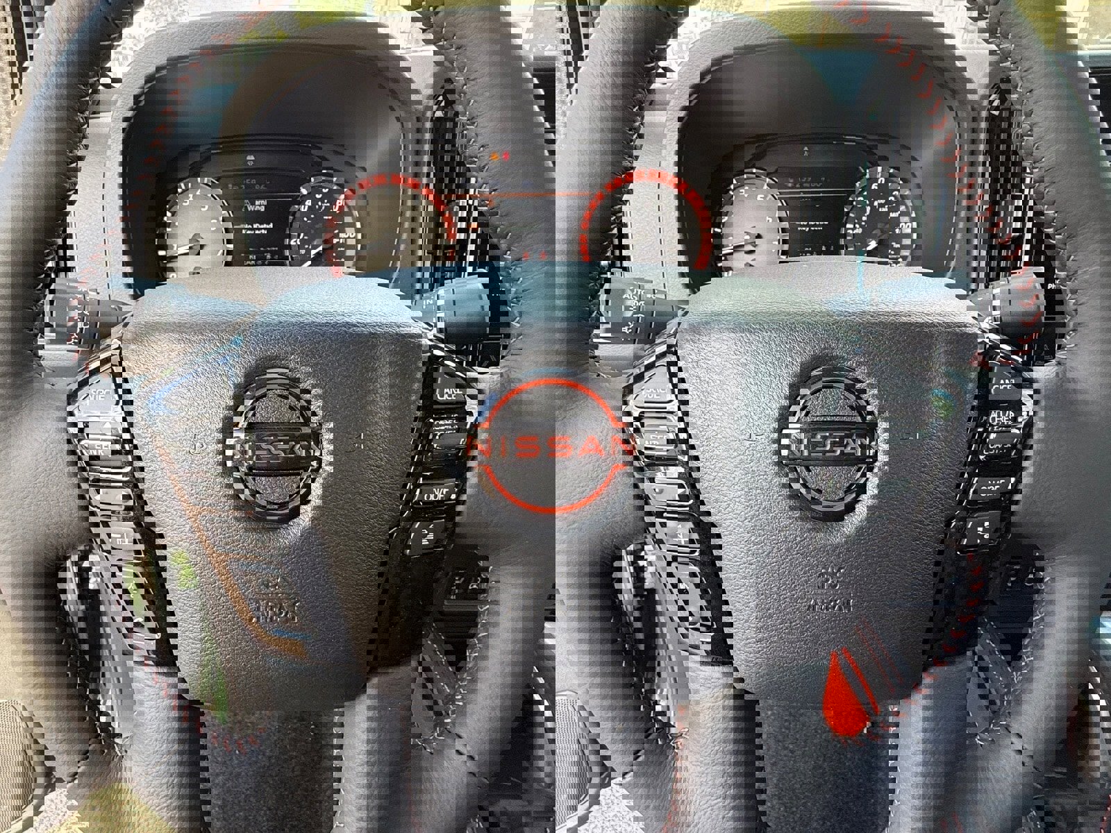 New 2026 Nissan Frontier PRO-4X w/ Pro-4x Convenience Package image 25