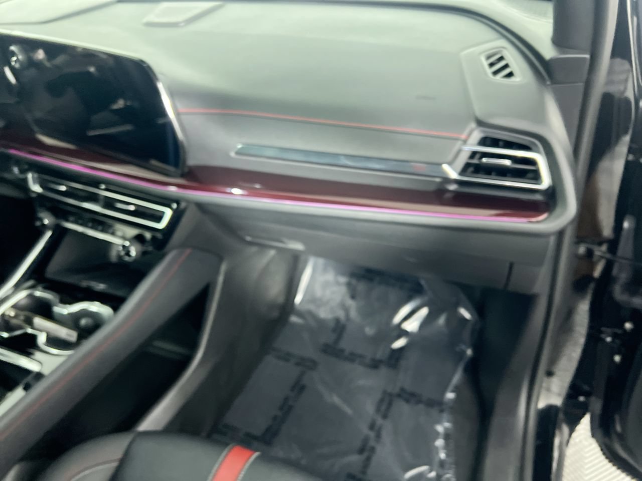 Used 2026 Chevrolet Traverse RS FWD image 23