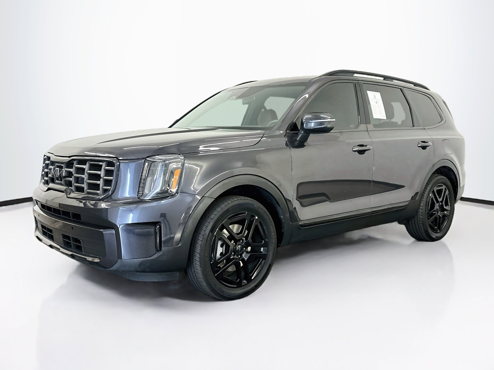 Used 2025 Kia Telluride EX X-Line AWD/4WD image 3