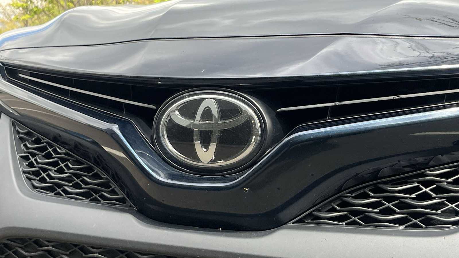 Used 2020 Toyota Camry SE FWD image 25