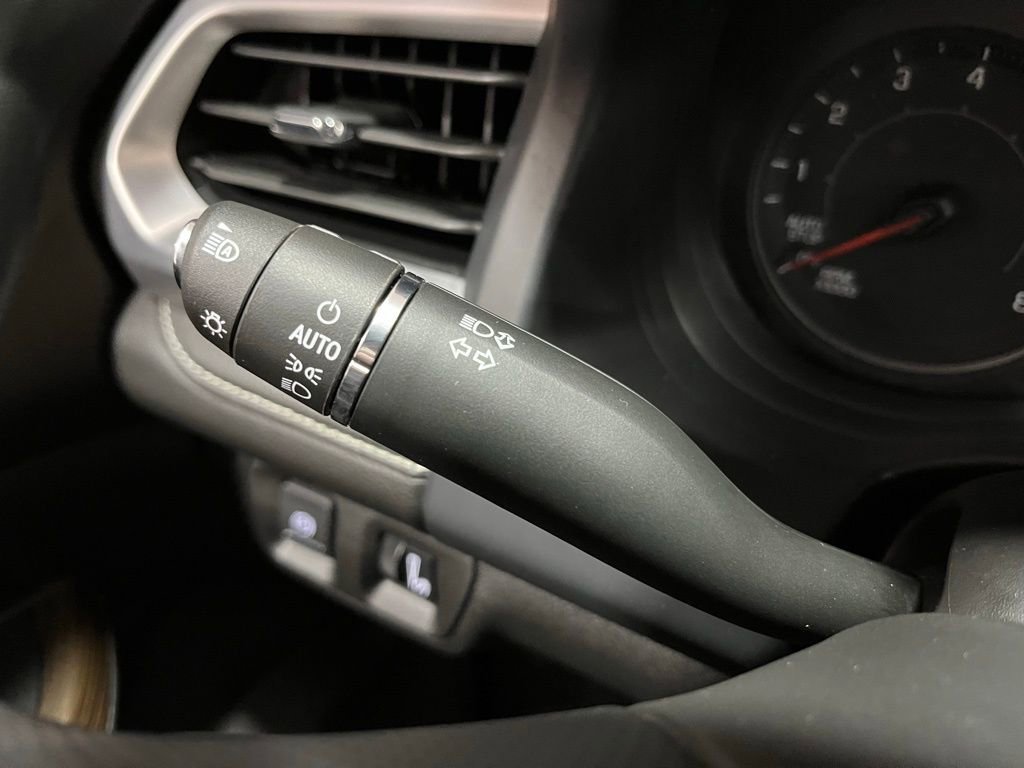 Certified 2023 GMC Acadia SLE w/ Driver Convenience Package image 31