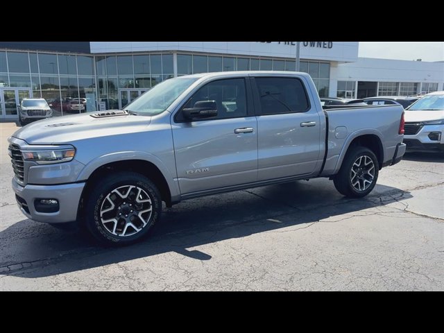 Used 2025 RAM 1500 Laramie w/ Sport Appearance Package AWD/4WD image 4