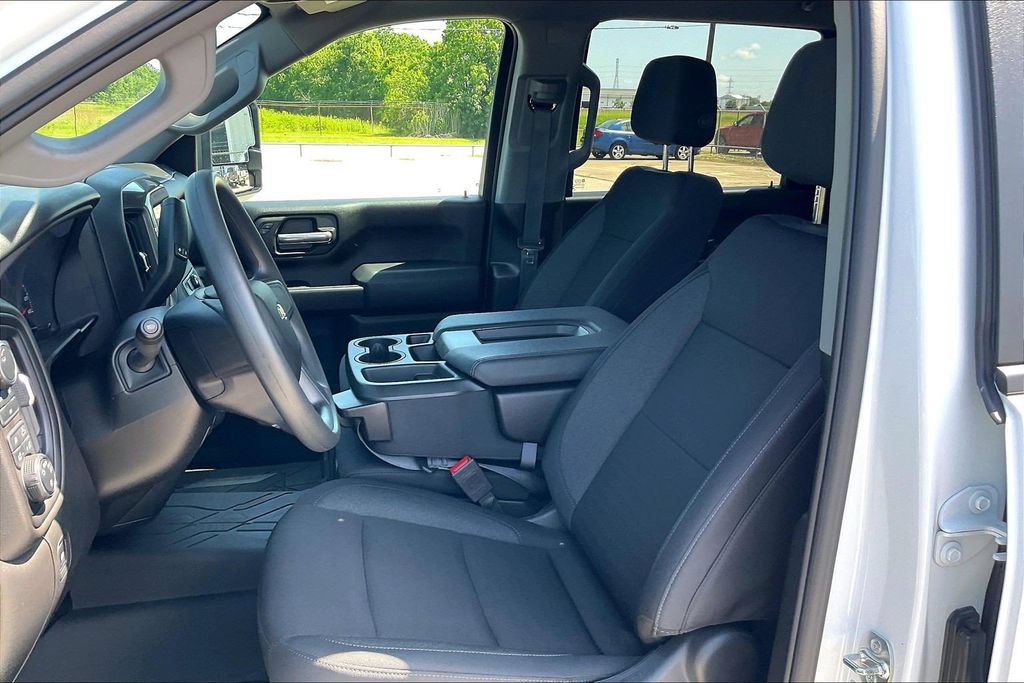 Used 2025 Chevrolet Silverado 2500 Custom w/ Custom Value Package AWD/4WD image 18