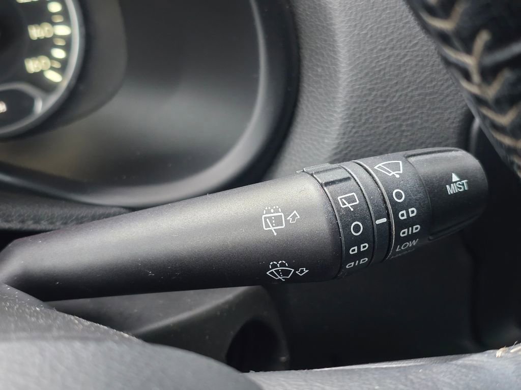 Used 2015 Jeep Renegade Limited AWD/4WD image 28