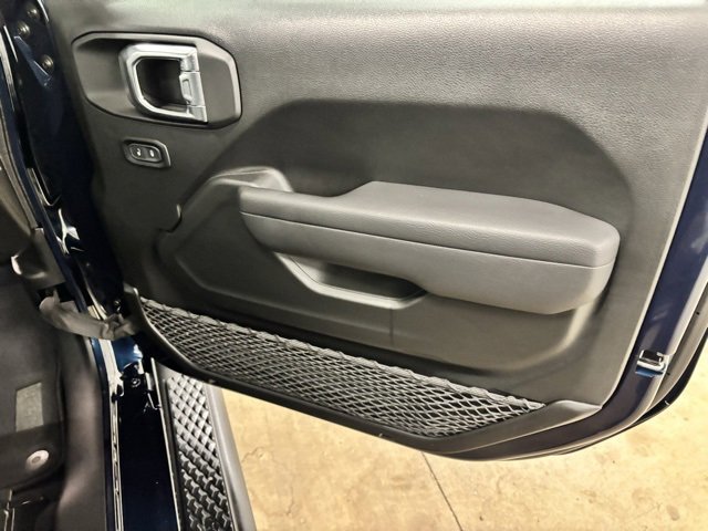 Used 2025 Jeep Gladiator Sport image 21