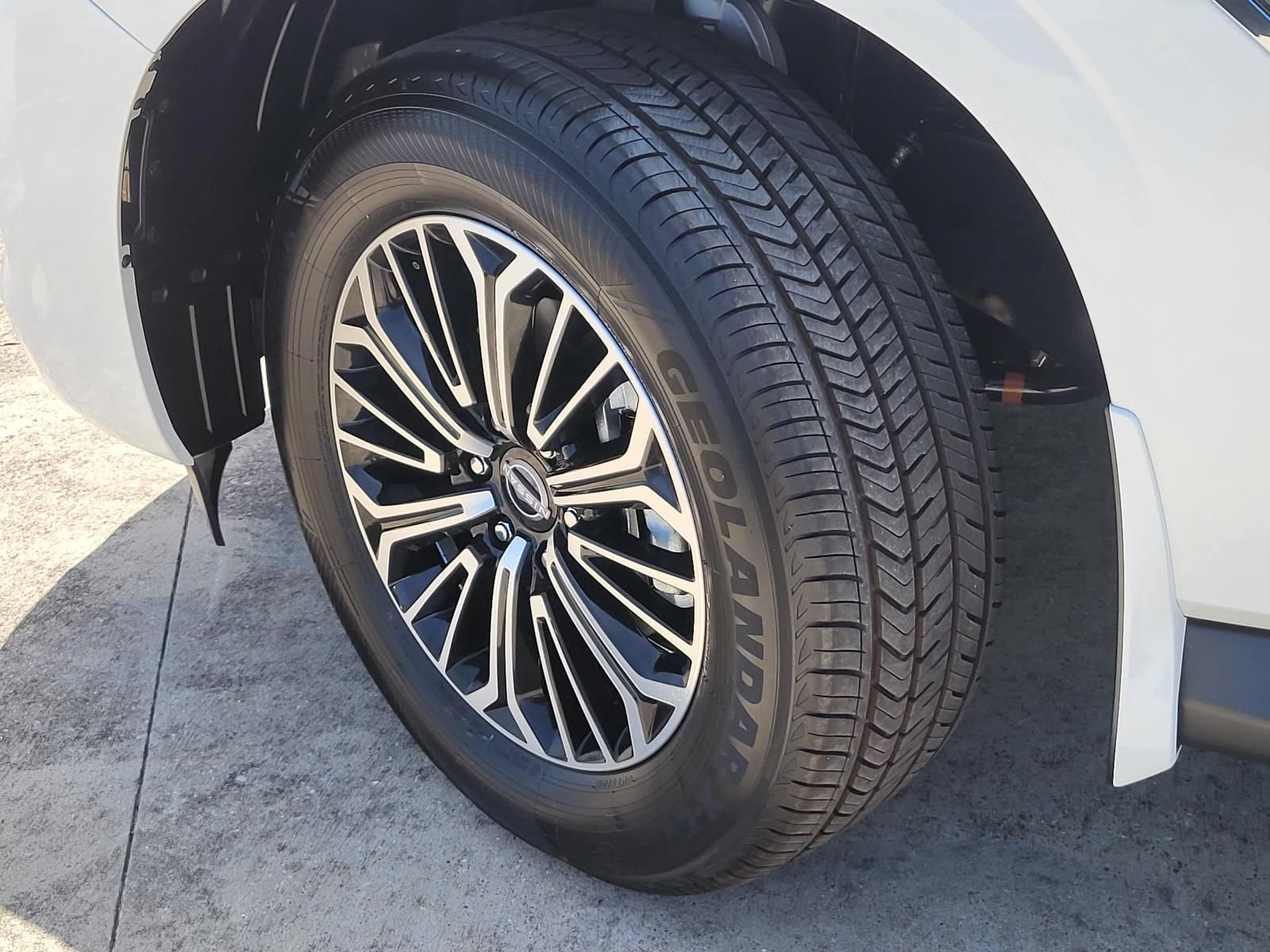 New 2026 Nissan Armada Platinum AWD/4WD image 9