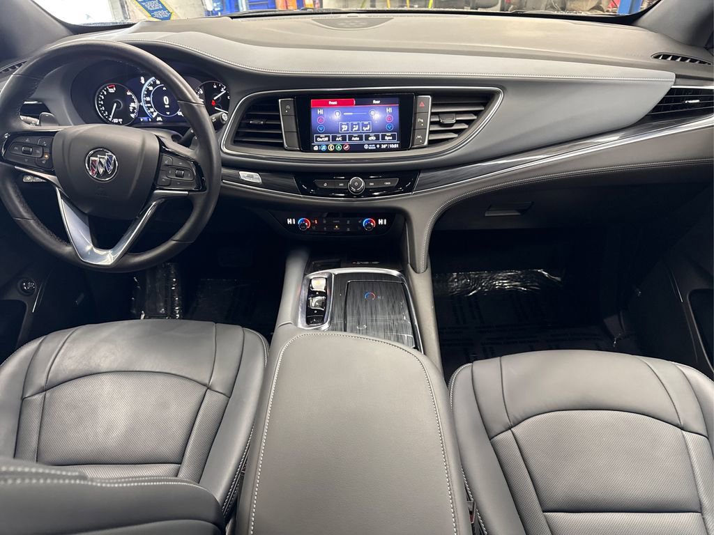 Used 2024 Buick Enclave Premium image 22
