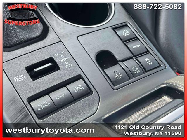 Used 2023 Toyota Highlander XLE AWD/4WD image 35