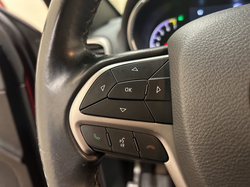 Used 2020 Jeep Grand Cherokee Laredo image 21