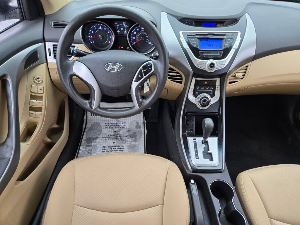 Used 2012 Hyundai Elantra GLS FWD image 11