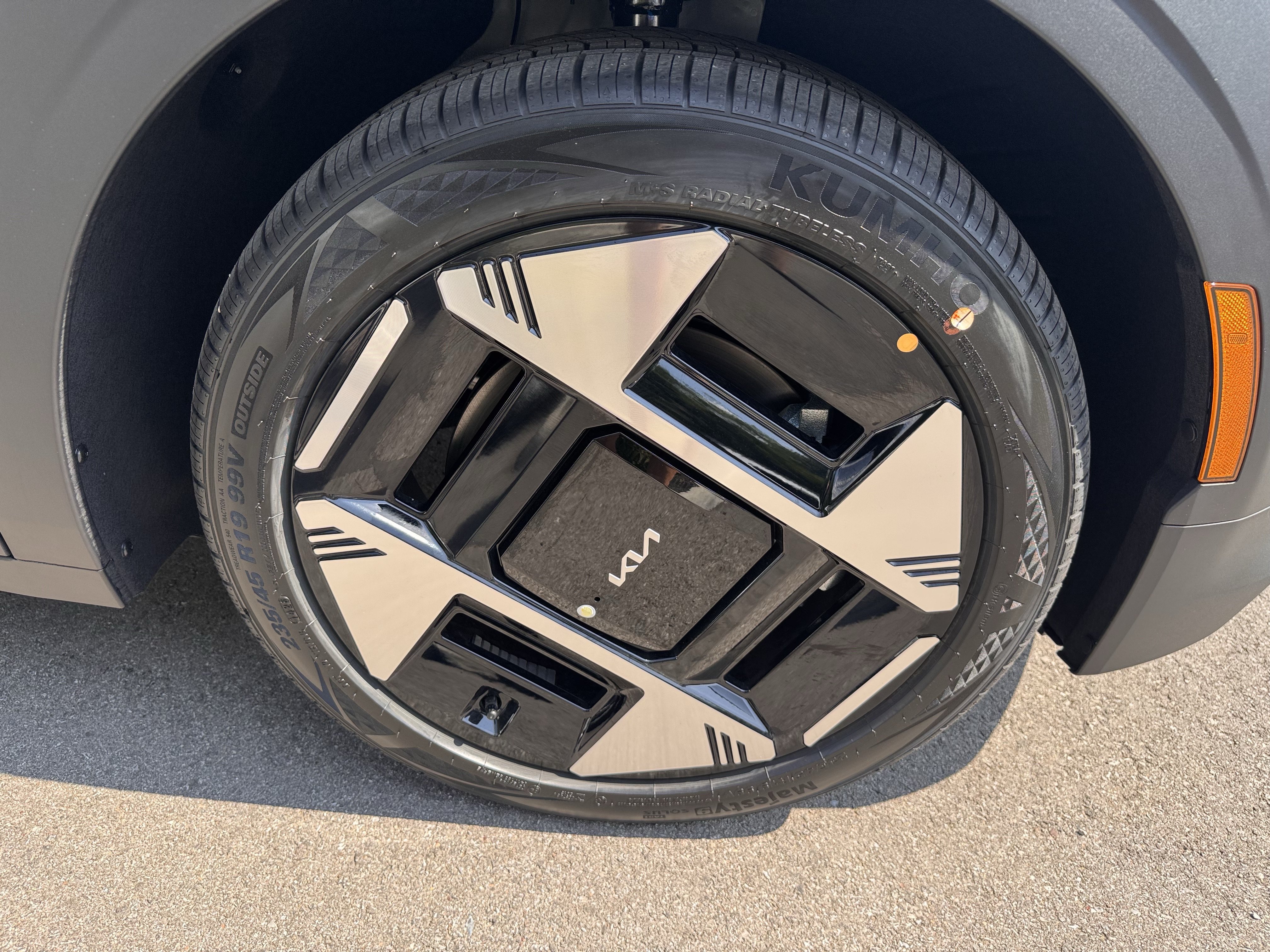 New 2027 Kia EV3 Wind AWD/4WD image 24
