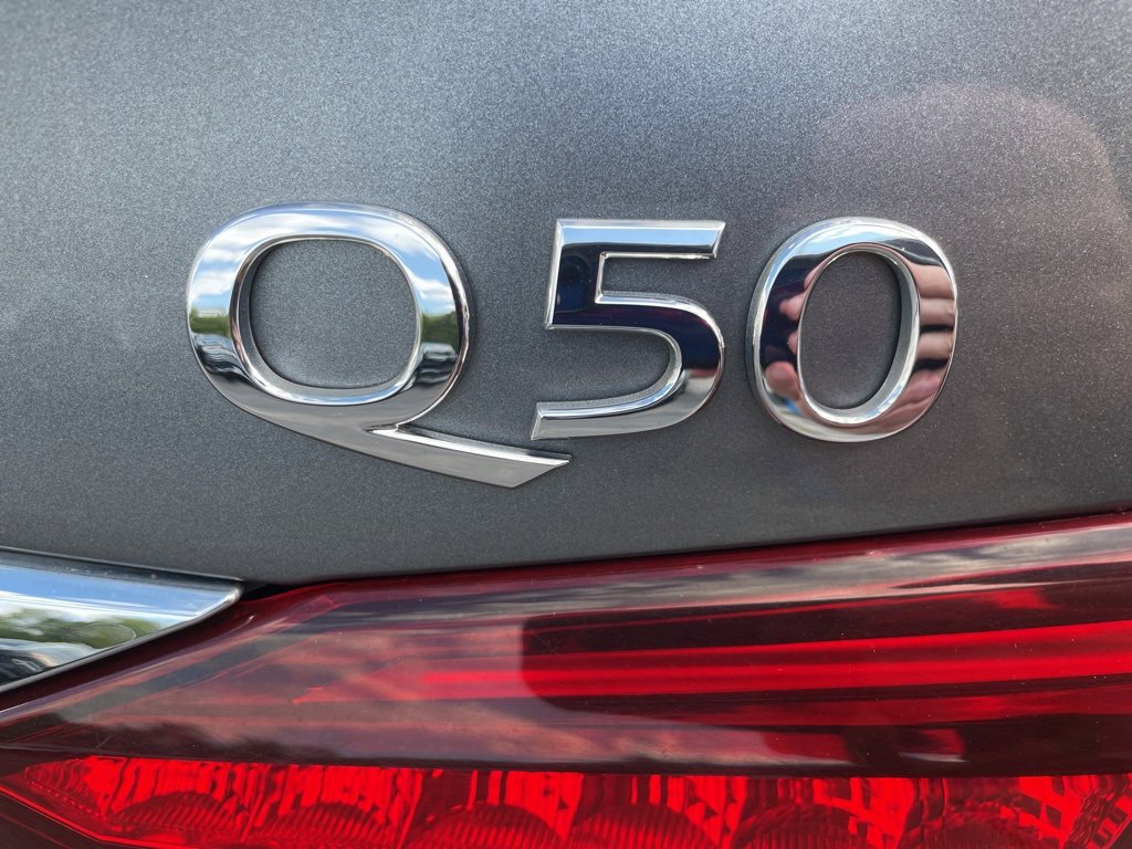 Used 2018 INFINITI Q50 Luxe w/ Essential Package (3.0T Luxe) image 8