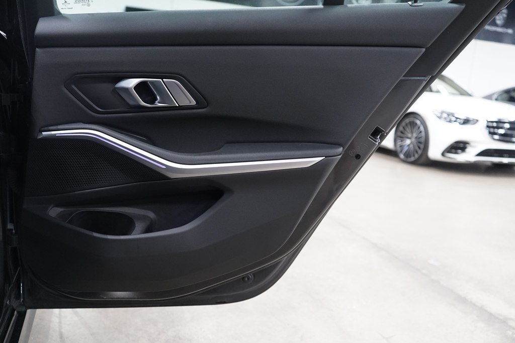 Used 2020 BMW 330i xDrive Sedan AWD/4WD image 18