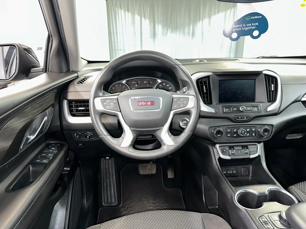 Used 2023 GMC Terrain SLE w/ Driver Convenience Package FWD image 2