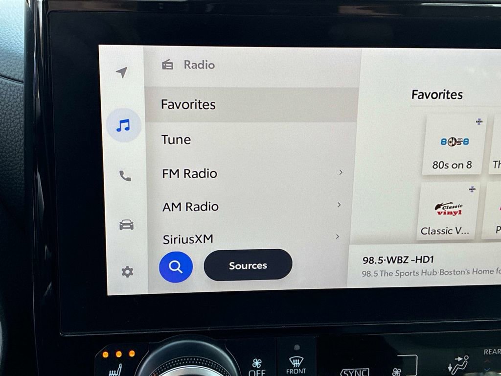 Used 2024 Toyota Highlander XLE image 39