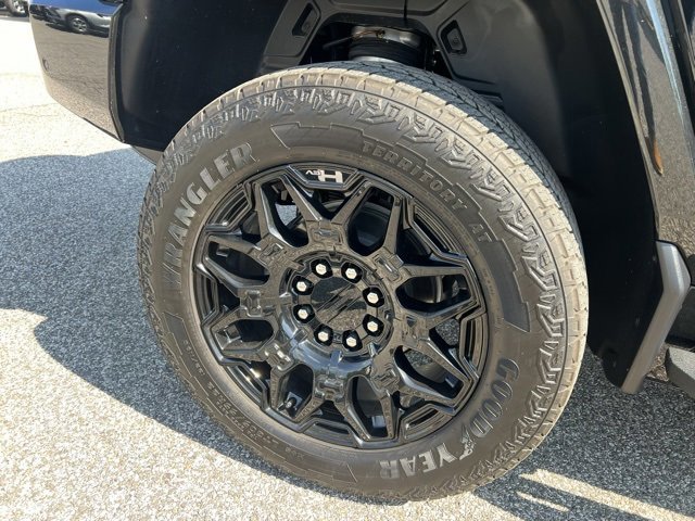 Used 2024 GMC Hummer EV 2X w/ LPO, Illumination Package image 11