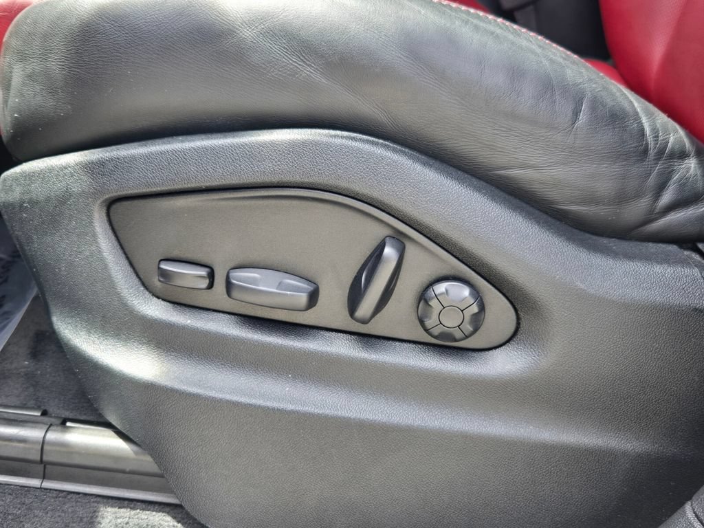 Used 2024 Porsche Cayenne Coupe AWD/4WD image 11